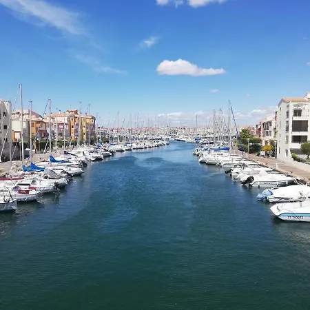 Studio Cap D'agde Avec Vue Port Et Piscine Apartment